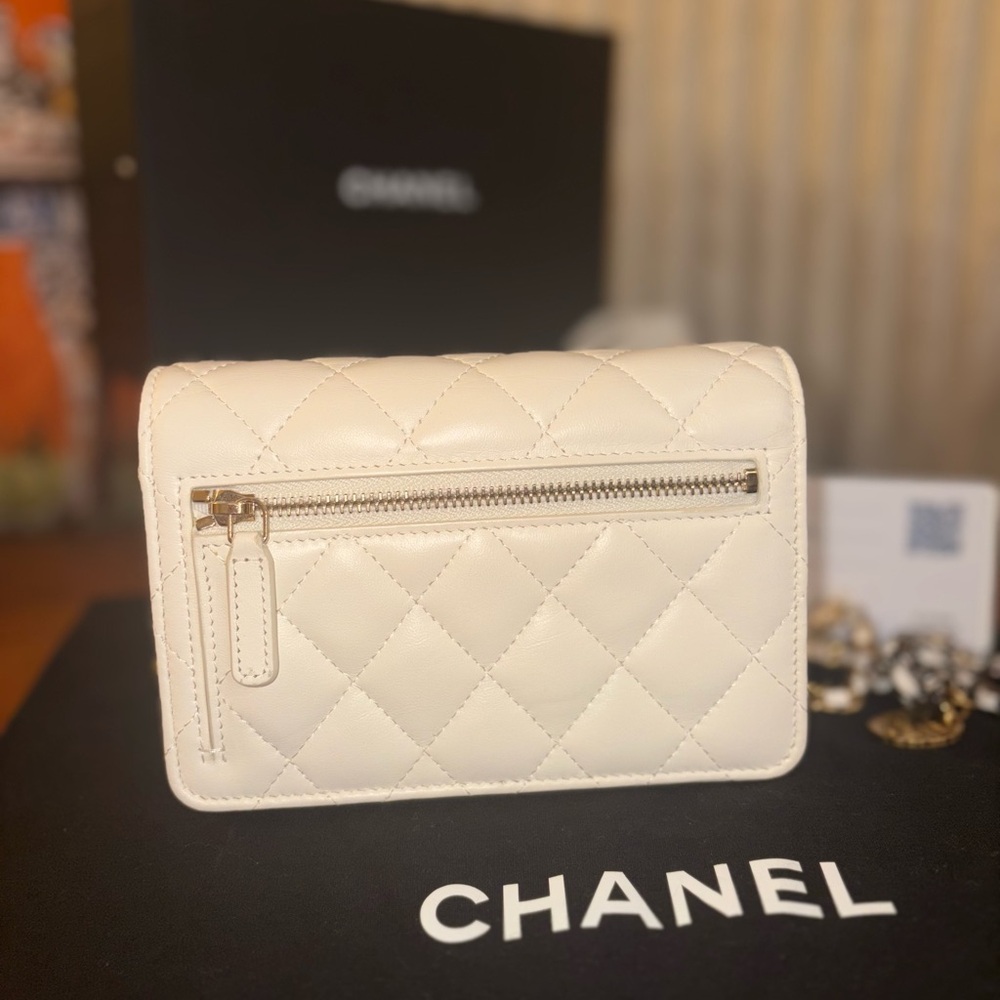 Chanel Paris Coco Runway Wallet On Chain White Lambskin WOC Full Set - Picture 7 of 14